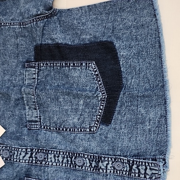 American Eagle Denim Button-Up Shirt Cropped - Picture 8 of 11